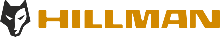 Logo mit einem stilisierten Wolfskopf in Schwarz auf der linken Seite und dem Wort „HILLMAN“ in fetten, goldenen Buchstaben auf der rechten Seite.