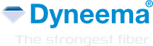 Das Logo von Dyneema zeigt links ein stilisiertes Rautensymbol, gefolgt vom Namen „Dyneema“ in fetten blauen Buchstaben. Darunter lautet der Slogan „Die stärkste Faser“ in hellgrauer Schrift.