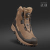 Ein brauner Hillman Vorbestellung 2.0 ALPHA DRYHUNT Jagdstiefel mit robuster schwarzer Sohle, verstärkter Schuhspitze und sicherer Schnürung wird auf einem dunklen Farbverlaufshintergrund gezeigt, der seine wasserdichte Qualität und markanten Details hervorhebt.